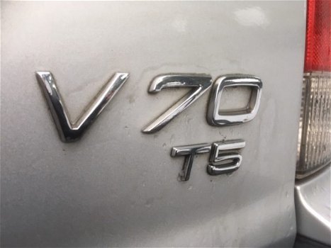 Volvo V70 - 2.3 T-5 250PK - 1