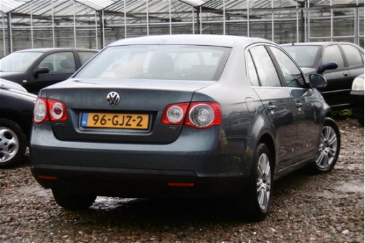 Volkswagen Jetta - 1.9 TDI Comfortline BJ2008 CLIMA/LMVELG/APK 10-2020 - 1