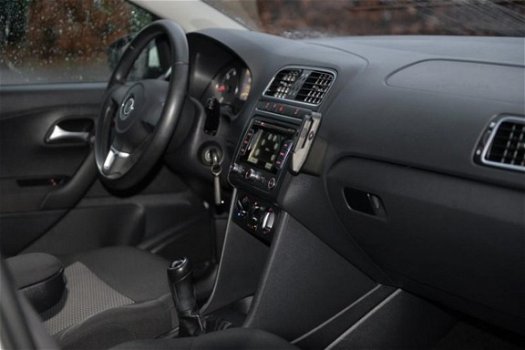Volkswagen Polo - 1.2 TDI BlueMotion Comfort Edition / 5 DRS / BTW / Navi / Airco / Elec pakket / Al - 1