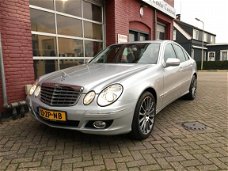 Mercedes-Benz E-klasse - 230 Elegance NIEUWSTAAT mooiste van Nederland Airco, Leer, Xenon, Navi