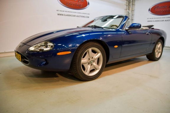 Jaguar XK - Afbeelding 2