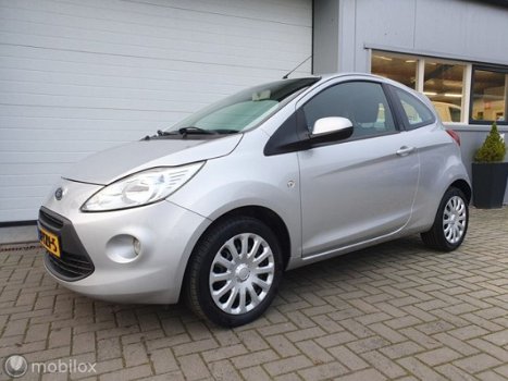 Ford Ka - 1.2 Titanium Airco zeer nette Auto - 1