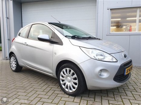 Ford Ka - 1.2 Titanium Airco zeer nette Auto - 1