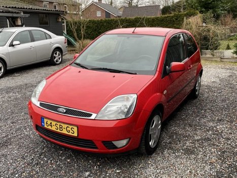 Ford Fiesta - 1.4 TDCi Futura | Airco | Radio / CD | Zeer nette auto met NAP | APK tot 10-12-2020 - 1