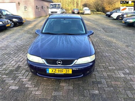 Opel Vectra - 1.6-16V Pearl Sport Nieuwe apk Zeer nette auto. 135000 km - 1