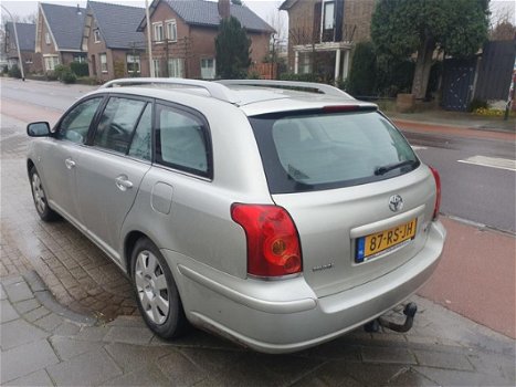 Toyota Avensis Wagon - 2.0 D-4D Linea Terra - 1