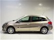 Renault Clio Estate - 1.6-16V Corporate Sport Automaat | Climate Control | Distributie vv in 2017 | - 1 - Thumbnail