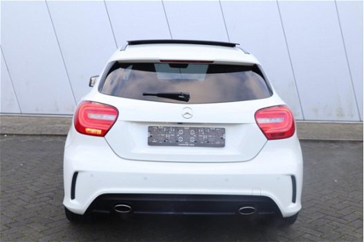 Mercedes-Benz A-klasse - A180 | Pano / Camera / Navi / Nette Auto - 1