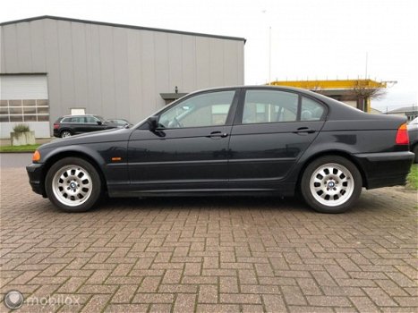 BMW 3-serie - 320i Executive - 1