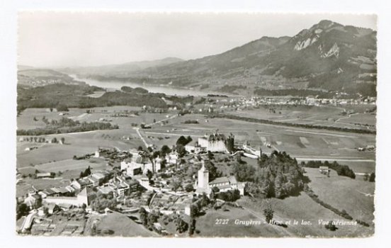 A036 Gruyeres Broc et le Lac Vue aerienne / Zwitserland - 1