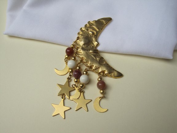 Broche Norma Jean goudkleurige maan met ster maan bedels 10.0x6.1 cm - nr. 1