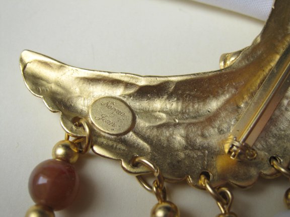 Broche Norma Jean goudkleurige maan met ster maan bedels 10.0x6.1 cm - Afbeelding 4
