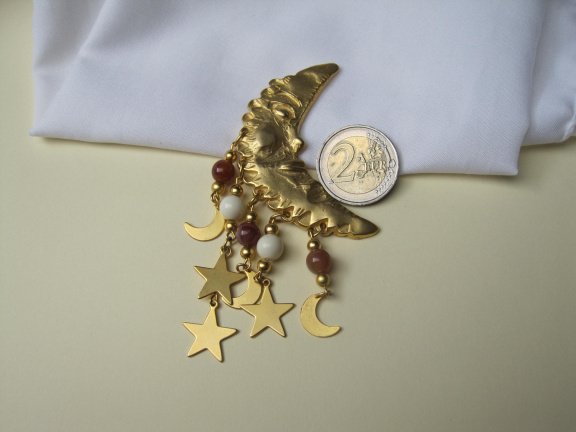 Broche Norma Jean goudkleurige maan met ster maan bedels 10.0x6.1 cm - Afbeelding 5