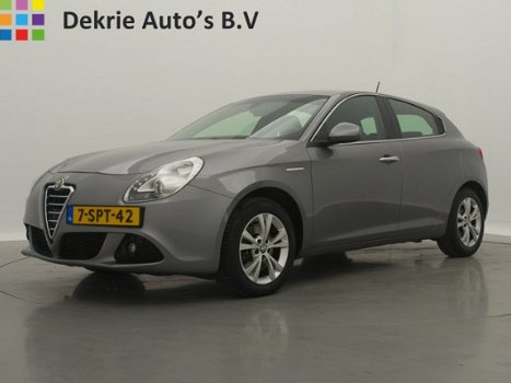 Alfa Romeo Giulietta - 1.4 T Distinctive AUT. *170PK* / NAVI / AIRCO-ECC / CRUISE CTR. / PDC / AFN. - 1