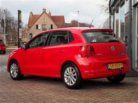 Volkswagen Polo - 1.0 First Edition Eerste eigenaar | Trekhaak | Airco - 1