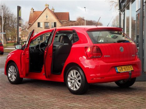 Volkswagen Polo - 1.0 First Edition Eerste eigenaar | Trekhaak | Airco - 1