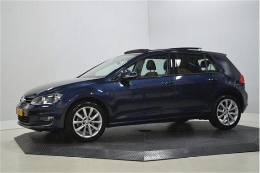 Volkswagen Golf - 1.6 TDI Business Edition Navi, Clima, Cruise, Camera Schuif/kantel dak, Mooie auto - 1