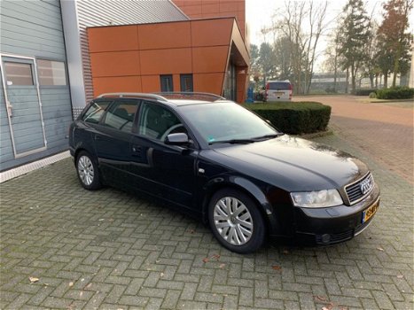 Audi A4 Avant - 2.5 TDI Pro Line MT - 1