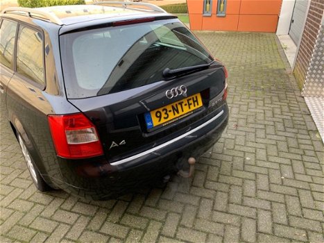 Audi A4 Avant - 2.5 TDI Pro Line MT - 1