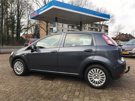 Fiat Punto Evo - 1.2 Active *5DRS*AIRCO*TREKHAAK*MULTI.F STUUR*ELEKTR. RAMEN*BOEKJES - 1