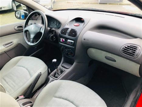 Peugeot 206 - 1.1 XR 5Drs, APK, Rijdt Goed Inruilkoopje - 1