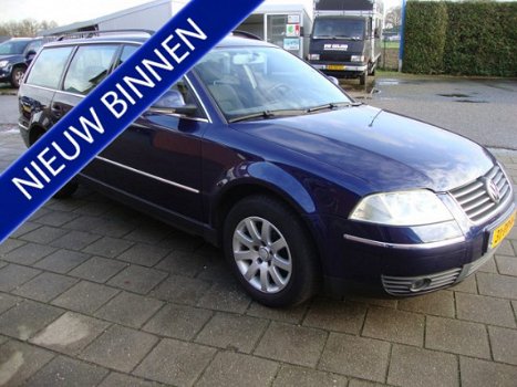 Volkswagen Passat Variant - 2.0-20V Turijn 96kw (trekhaak, PDC) RIJKLAAR - 1