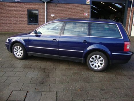 Volkswagen Passat Variant - 2.0-20V Turijn 96kw (trekhaak, PDC) RIJKLAAR - 1