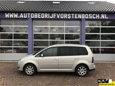 Volkswagen Touran - 2.0 TDI Highline * LEDER * NAVIGATIE * AUTOMAAT - 1