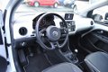 Volkswagen Up! - 1.0 White up Leer, panoramdak, cruis, stoelverw, navi - 1 - Thumbnail