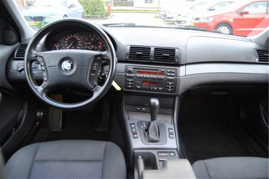 BMW 3-serie - 325i Executive haak, pdc, cruise, clima - 1