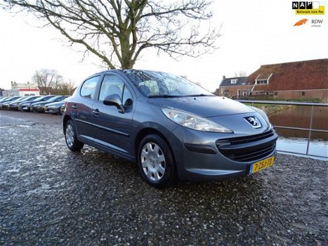 Peugeot 207 - 1.4 XR 5 deur + Airco Nu € 3.450, - 1