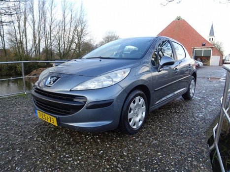 Peugeot 207 - 1.4 XR 5 deur + Airco Nu € 3.450, - 1