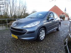 Peugeot 207 - 1.4 XR 5 deur + Airco Nu € 3.450,