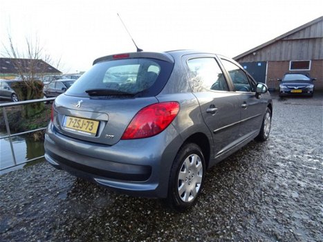 Peugeot 207 - 1.4 XR 5 deur + Airco Nu € 3.450, - 1