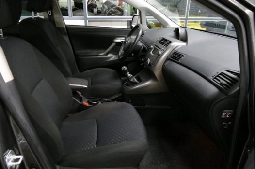 Toyota Verso - 1.6 132PK VVT-i Aspiration BJ2010 ORG NL 1-Eig Trekhaak, Clima, Cruise Controle - 1