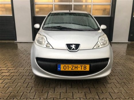 Peugeot 107 - 1.0-12V XS - 1