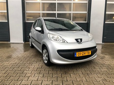 Peugeot 107 - 1.0-12V XS - 1