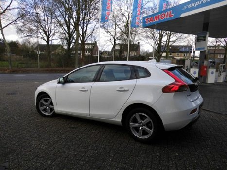 Volvo V40 - 2.0 D4 Momentum Business - 1