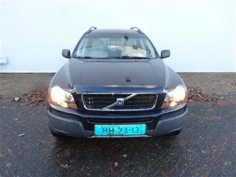 Volvo XC90 - 2.4 D5 Momentum 5p - 1