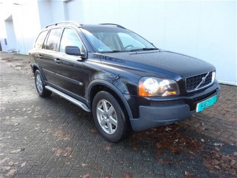 Volvo XC90 - 2.4 D5 Momentum 5p - 1