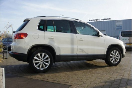 Volkswagen Tiguan - 1.4 TSI Sport&Style, Trekhaak , Navi, Leer - 1