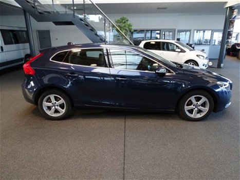 Volvo V40 - 1.6 D2 Summum/Leer/Navi/ - 1