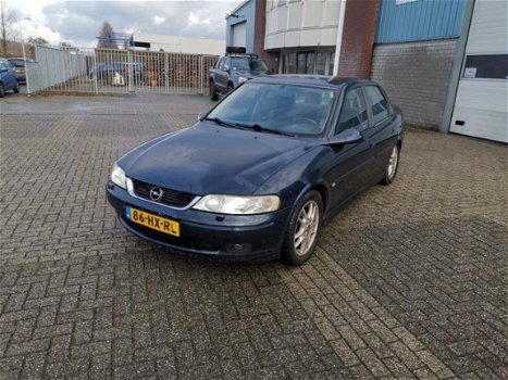 Opel Vectra - 1.8i-16V Sport Edition 2002 xenon - 1