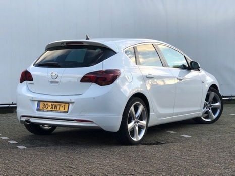 Opel Astra - 1.4 Turbo GT OPC-Line met 19inch / AGR / Navi / Dealer onderhouden - 1