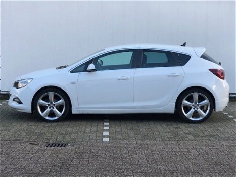 Opel Astra - 1.4 Turbo GT OPC-Line met 19inch / AGR / Navi / Dealer onderhouden - 1