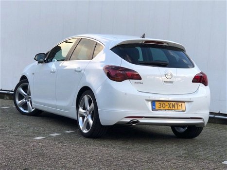 Opel Astra - 1.4 Turbo GT OPC-Line met 19inch / AGR / Navi / Dealer onderhouden - 1