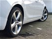 Opel Astra - 1.4 Turbo GT OPC-Line met 19inch / AGR / Navi / Dealer onderhouden - 1 - Thumbnail