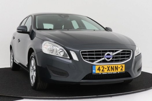 Volvo V60 - 1.6 T3 150 pk | Navigatie | Parkeersensoren | Org NL - 1