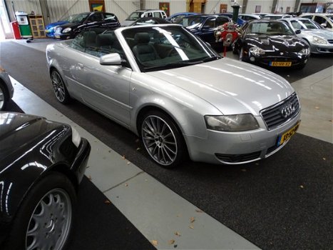 Audi A4 Cabriolet - 3.0 V6 quattro Automaat Nw Softtop Nap Airco Climate control Leer - 1