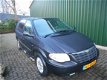 Chrysler Voyager - 2.5 CRD SE Luxe High Roof bj 2006 grijs kenteken marge - 1 - Thumbnail